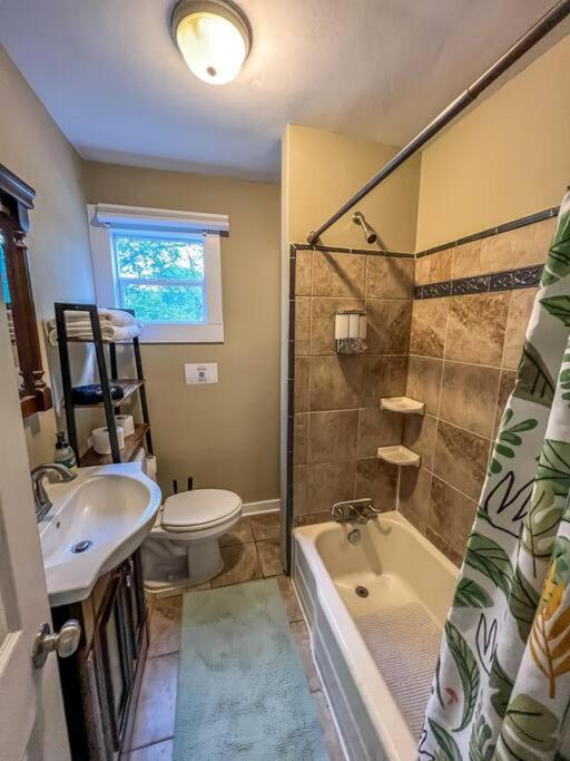 Villa Historic Coastal Haven- Pet Friendly Fast Wi-Fi Norfolk Exterior foto